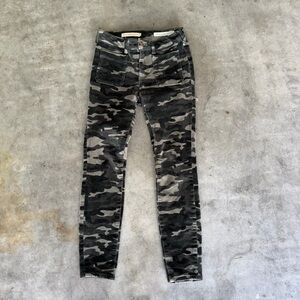 Pilcro and the Letterpress Woman’s 25 Green Camo High Rise Skinny Corduroy Pants